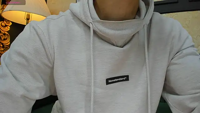 AlessandroKiing online show from April 2026 10:57:02 PM