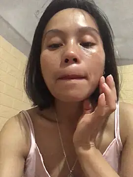 Snapshot of QuingLin chatting on September 2025 02:11:02 AM QuingLin online show from September 2025 02:11:02 AM