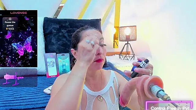 Snapshot of Luna_Naughty1 chatting on October 2025 03:22:02 PM Luna Naughty1 online show from October 2025 03:22:02 PM