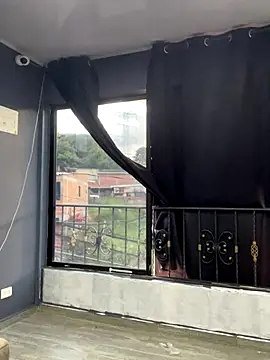 Damartinez27 online show from September 2025 09:59:02 PM