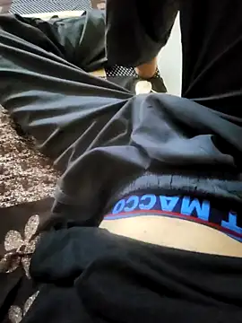 Snapshot of coupleyug chatting on September 2025 08:37:02 AM coupleyug online show from September 2025 08:37:02 AM