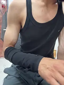 coupleyug online show from March 2026 01:37:01 PM