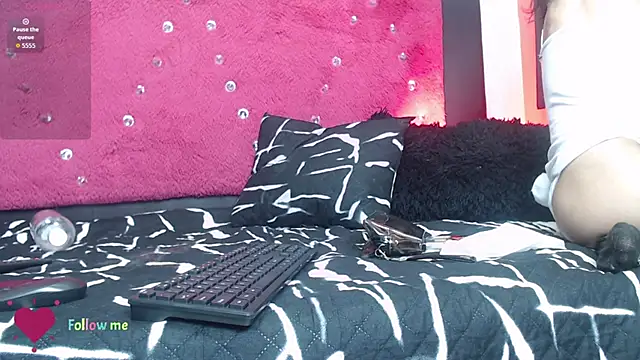 Engeelll online show from October 2025 06:54:01 PM