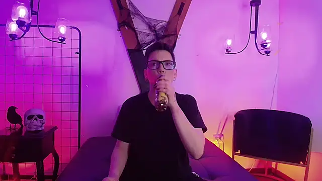 SpencerMontgomery online show from November 2025 07:46:02 PM