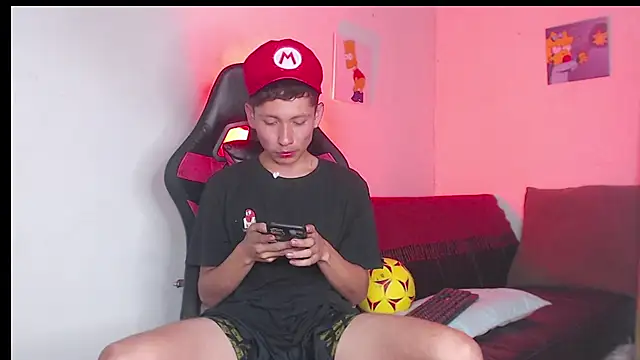 Snapshot of elfernh chatting on September 2025 10:57:01 PM elfernh online show from September 2025 10:57:01 PM