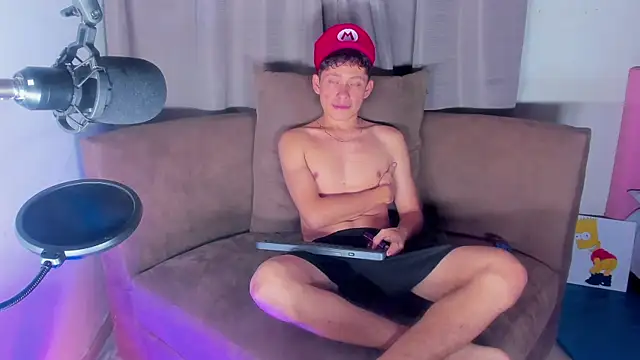 Snapshot of elfernh chatting on September 2025 04:49:01 AM elfernh online show from September 2025 04:49:01 AM