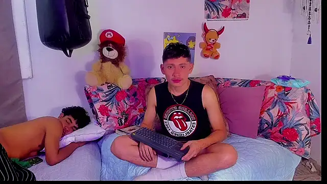 Snapshot of elfernh chatting on October 2025 04:33:01 AM elfernh online show from October 2025 04:33:01 AM