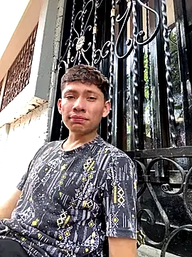 Snapshot of elfernh chatting on October 2025 02:18:01 PM elfernh online show from October 2025 02:18:01 PM