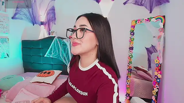 justonecute online show from October 2025 10:56:02 PM