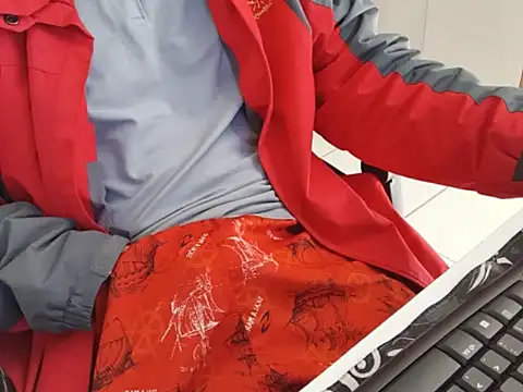 Carloskasado online show from July 2026 01:04:02 PM