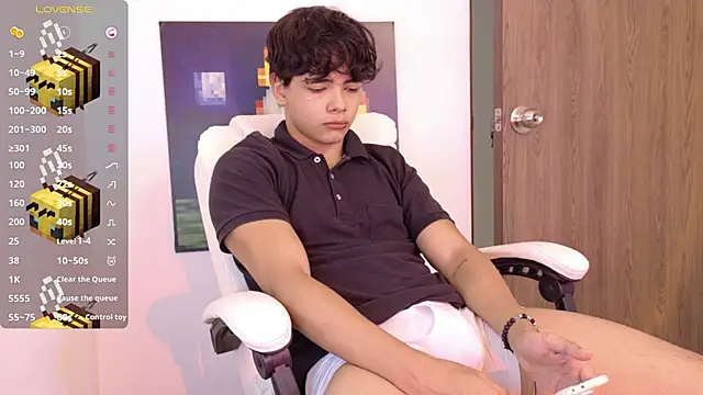 an drew18 online show from February 2026 02:48:02 PM