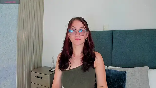 Laura Ivy online show from May 2026 01:07:02 PM