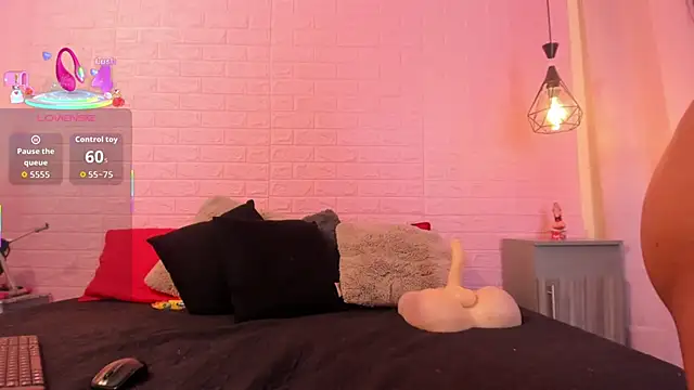 Snapshot of MayteLiu_ chatting on October 2025 12:38:01 PM MayteLiu online show from October 2025 12:38:01 PM