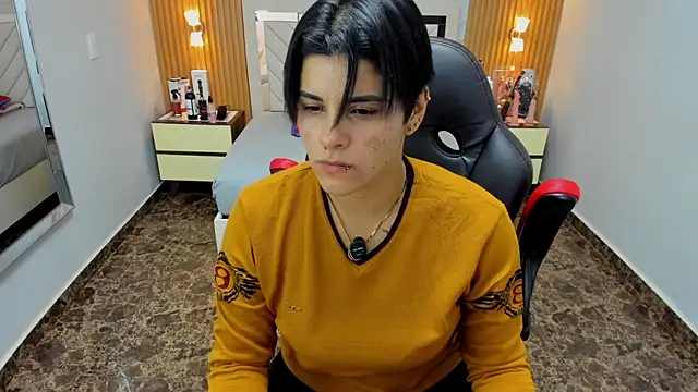 KAROLLJONES1 online show from December 2025 07:20:02 PM