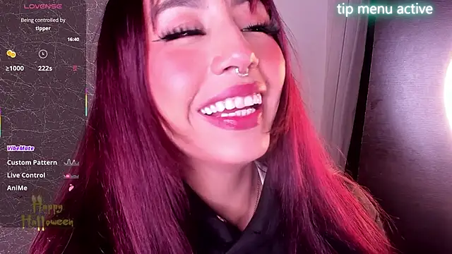 Snapshot of Miss_Charlottet chatting on October 2025 12:41:02 AM Miss Charlottet online show from October 2025 12:41:02 AM