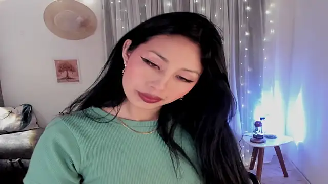 Snapshot of Miss_Charlottet chatting on November 2025 01:08:02 AM Miss Charlottet online show from November 2025 01:08:02 AM