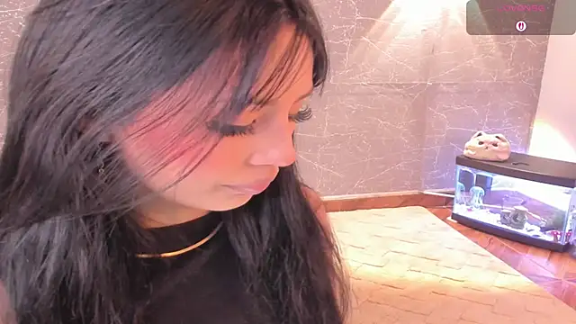 Snapshot of Miss_Charlottet chatting on December 2025 01:48:02 AM Miss Charlottet online show from December 2025 01:48:02 AM