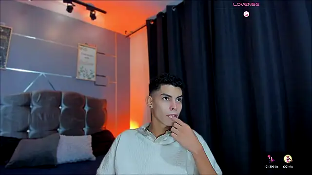 Room 69x online show from October 2025 03:43:01 AM