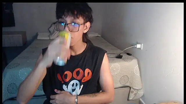 Snapshot of sung_yol chatting on September 2025 01:49:01 AM sung yol online show from September 2025 01:49:01 AM