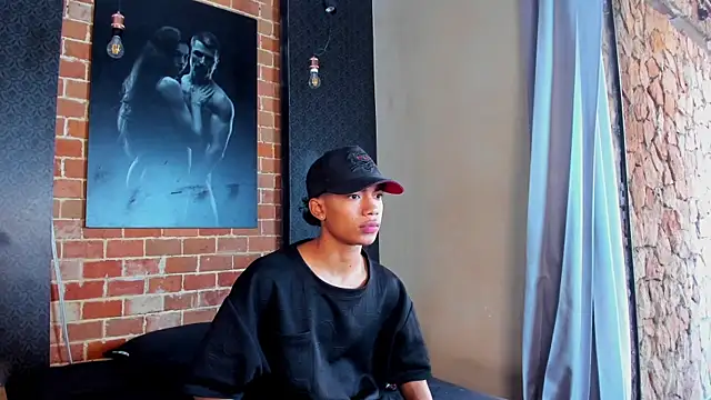 AlanCutee online show from November 2025 12:40:02 PM