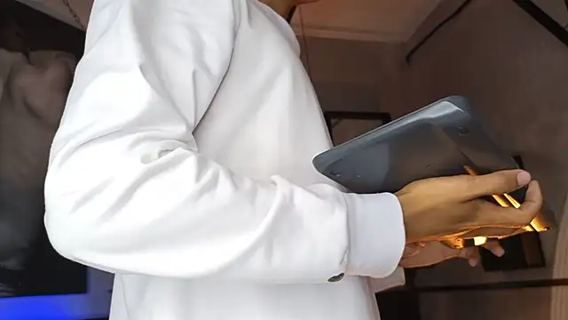 AlanCutee online show from March 2026 11:27:02 AM