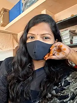 Snapshot of Tamil_Dharani chatting on February 2026 05:36:01 AM Tamil Dharani online show from February 2026 05:36:01 AM