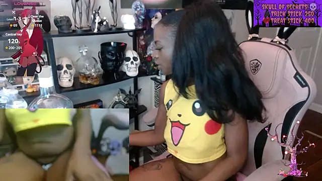 Snapshot of bunniikimi chatting on September 2025 12:07:01 PM bunniikimi online show from September 2025 12:07:01 PM