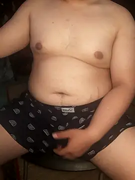 Snapshot of MinhTuan2002 chatting on November 2025 01:07:02 AM MinhTuan2002 online show from November 2025 01:07:02 AM