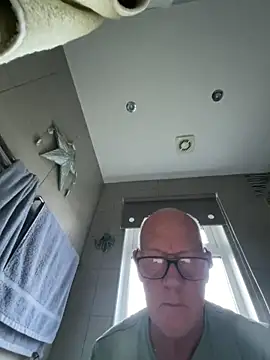 Snapshot of philefc chatting on December 2025 09:06:01 AM philefc online show from December 2025 09:06:01 AM