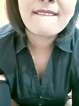 Snapshot of Queen_Kushi4 chatting on July 2026 09:45:01 AM Queen Kushi4 online show from July 2026 09:45:01 AM