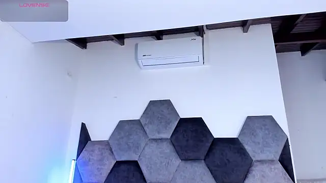 BellaNixs online show from April 2026 11:41:02 AM