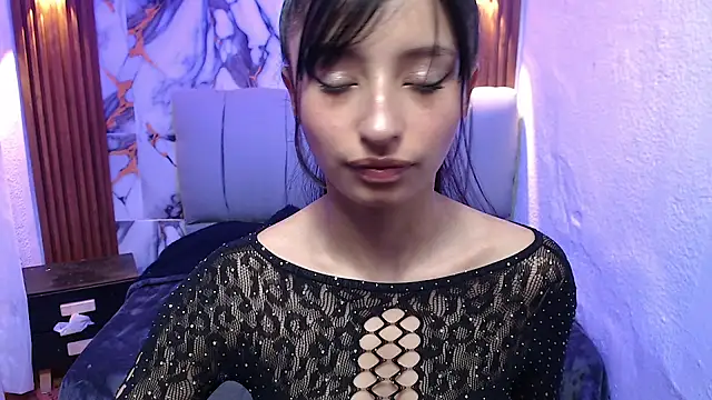 alaia blue online show from October 2025 01:20:01 PM