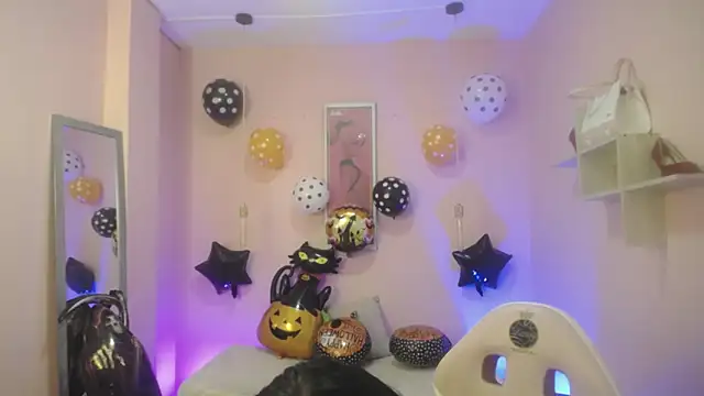 LadyWawy online show from October 2025 12:50:02 PM