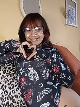 Snapshot of Bambiihxxx chatting on July 2026 04:33:01 PM Bambiihxxx online show from July 2026 04:33:01 PM