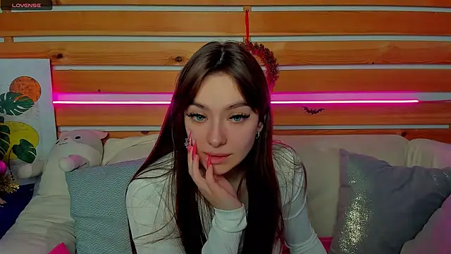 Emily Tylerr online show from December 2025 08:10:02 AM