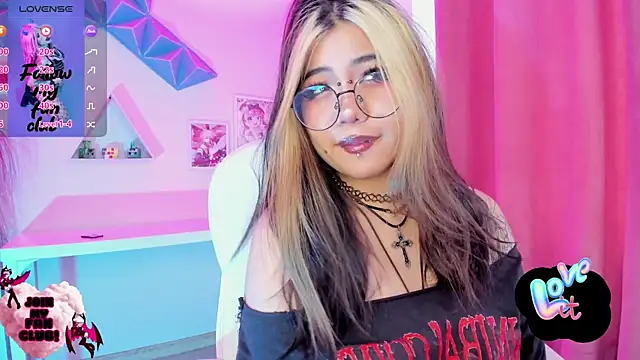 Snapshot of pinkk_deemon chatting on November 2025 02:27:02 PM pinkk deemon online show from November 2025 02:27:02 PM