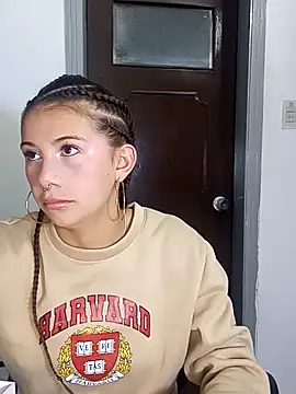 Snapshot of CharlotteSex_ chatting on November 2025 09:09:01 AM CharlotteSex online show from November 2025 09:09:01 AM