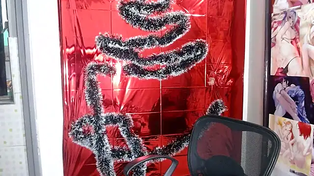 Snapshot of CharlotteSex_ chatting on December 2025 09:07:01 AM CharlotteSex online show from December 2025 09:07:01 AM