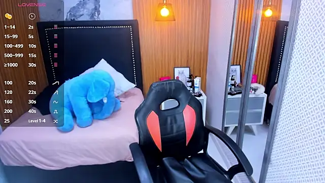 Snapshot of ROSIE_MOSS chatting on November 2025 03:30:02 PM ROSIE MOSS online show from November 2025 03:30:02 PM