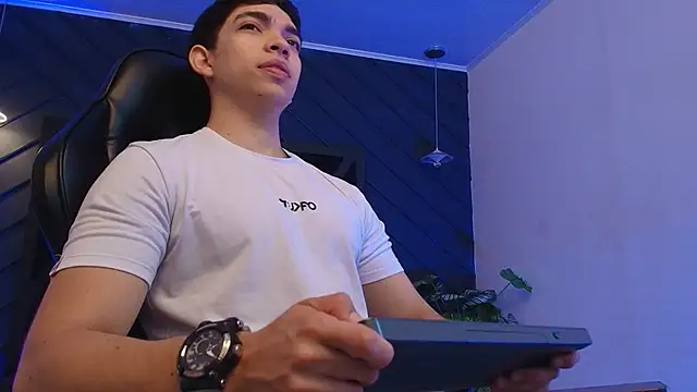 Eryonbradley online show from March 2026 11:27:02 AM