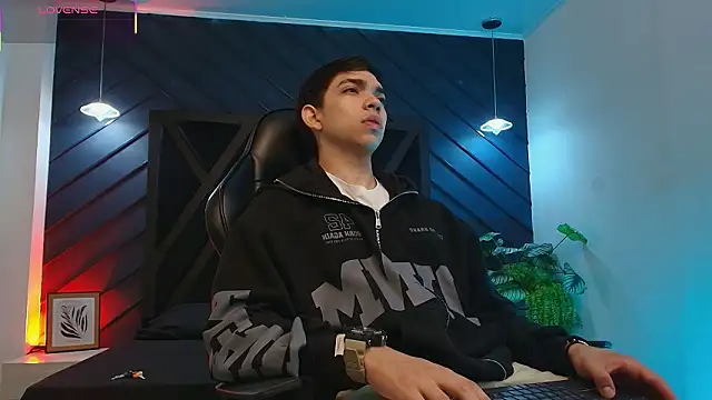 Eryonbradley online show from March 2026 11:28:02 AM