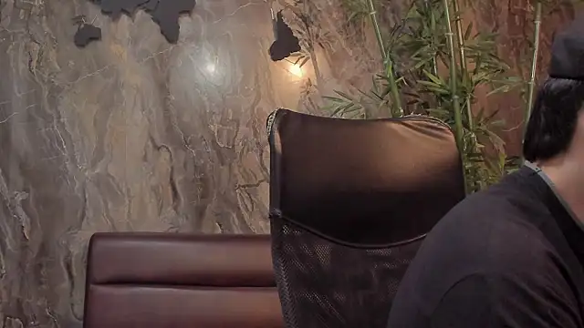 Eryonbradley online show from March 2026 11:26:02 AM