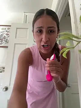 Snapshot of Sonnysoles chatting on October 2025 06:10:01 PM Sonnysoles online show from October 2025 06:10:01 PM