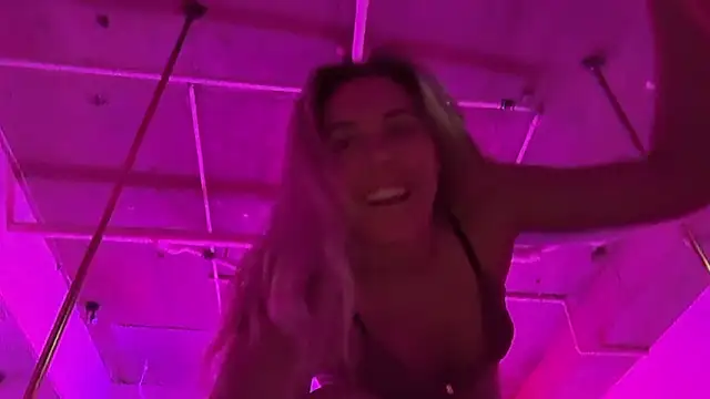 louiseberkeley online show from January 2026 04:17:01 AM