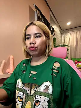 Snapshot of Kath_C chatting on October 2025 03:23:02 AM Kath C online show from October 2025 03:23:02 AM