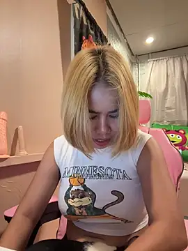 Snapshot of Kath_C chatting on October 2025 07:38:02 AM Kath C online show from October 2025 07:38:02 AM