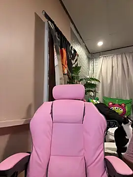 Snapshot of Kath_C chatting on October 2025 06:37:01 AM Kath C online show from October 2025 06:37:01 AM