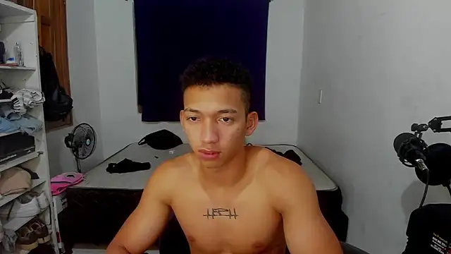 Snapshot of JuanchiT66 chatting on October 2025 05:20:02 AM JuanchiT66 online show from October 2025 05:20:02 AM