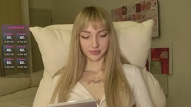 Lunainnk online show from March 2026 06:48:01 PM