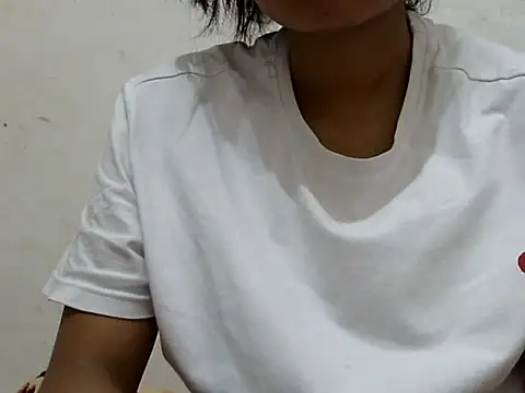 Snapshot of Cute-Chhaya chatting on September 2025 02:40:02 PM Cute-Chhaya online show from September 2025 02:40:02 PM